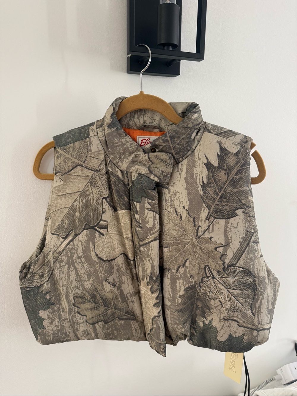 Elwood Women's Gray Leaf-Print Cropped Vest